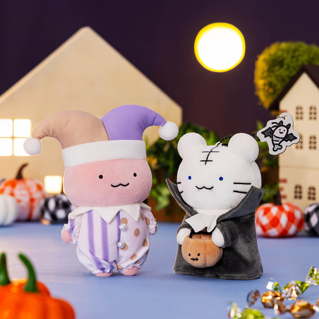 ホワイトタイガーとブラックタイガー ドラキュラなホワイトタイガーマスコット