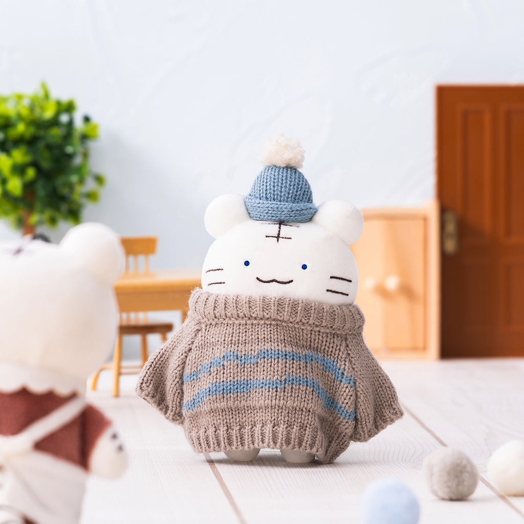 ホワイトタイガーとブラックタイガー ダボダボセーターなホワイトタイガーマスコット