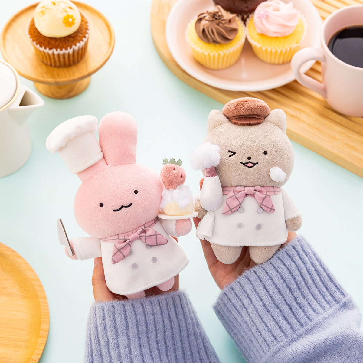 ホワイトタイガーとブラックタイガーカフェ マスコット（うさぎ先生