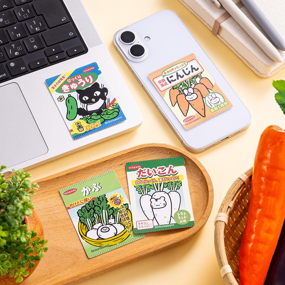 ホワイトタイガーとブラックタイガー スマホに貼れるサイズのやさいの