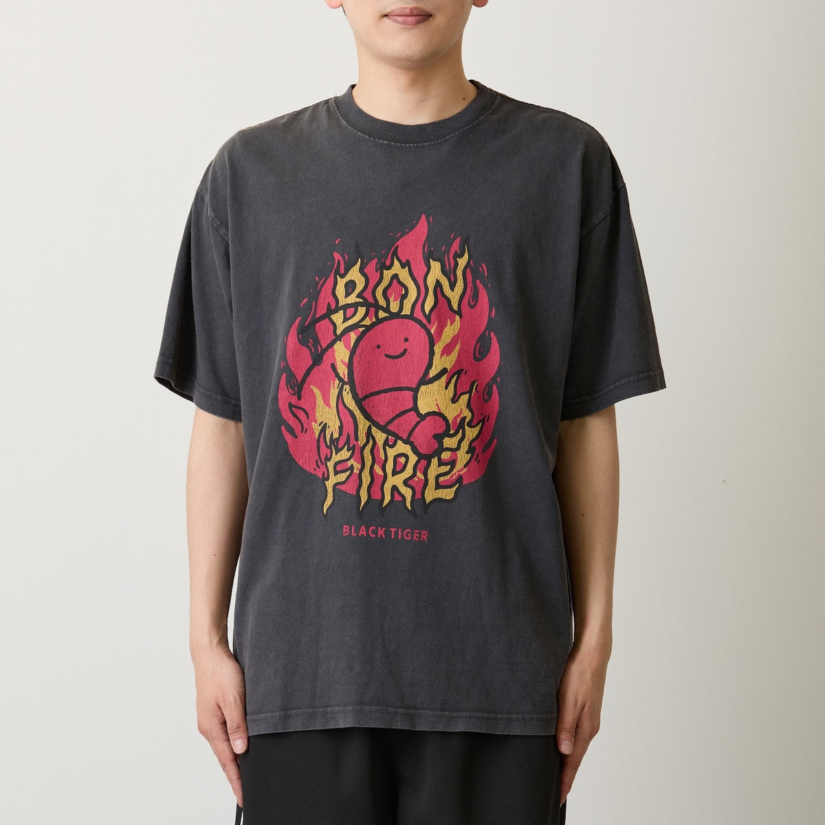 小白虎与黑虎虾 T恤 黑虎虾 BONFIRE 炭灰色