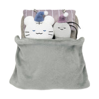 ホワイトタイガーとブラックタイガー ベッドと繋がる狸寝入りな