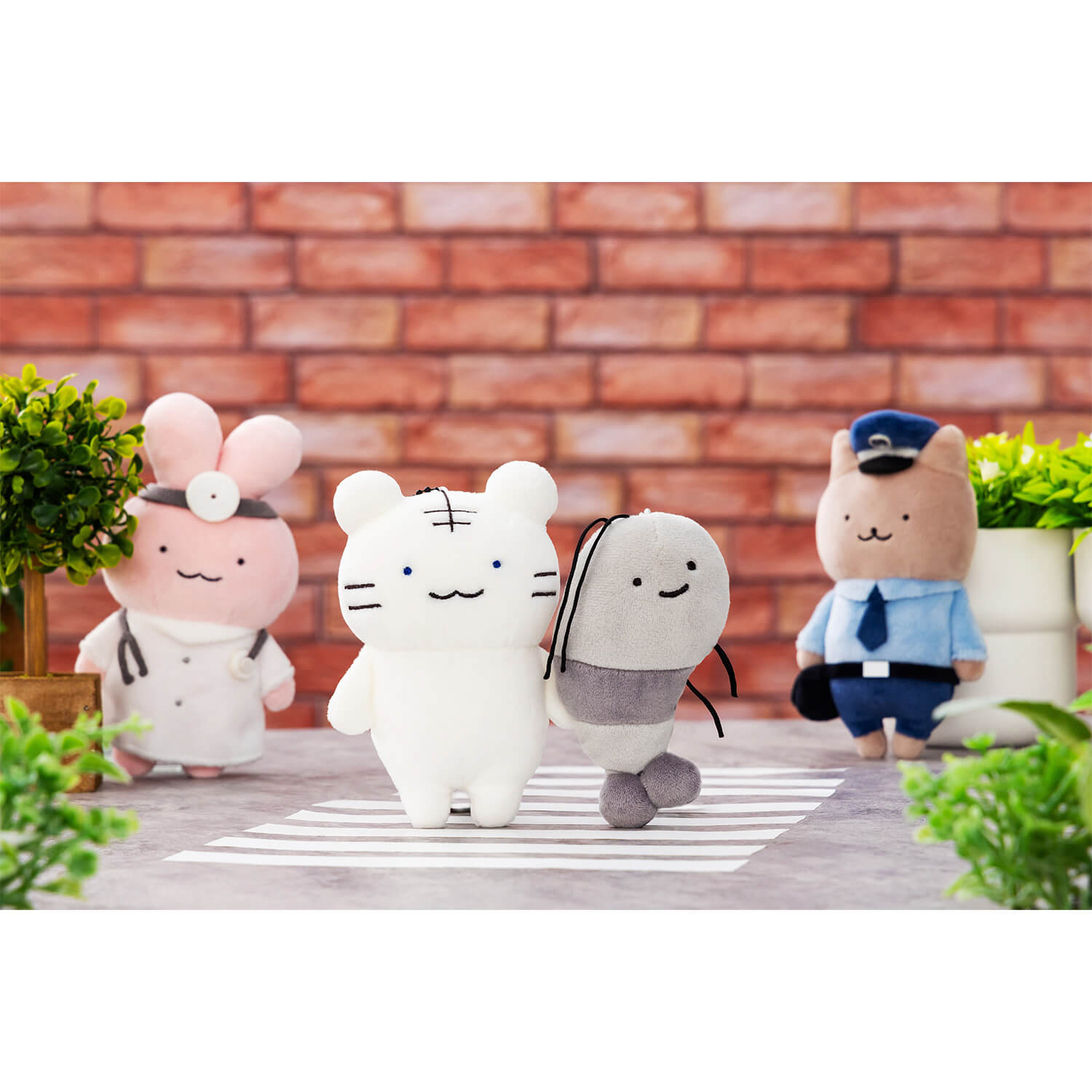 ホワイトタイガーとブラックタイガー マスコット（うさぎ先生