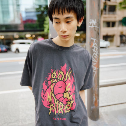 小白虎与黑虎虾 T恤 黑虎虾 BONFIRE 炭灰色